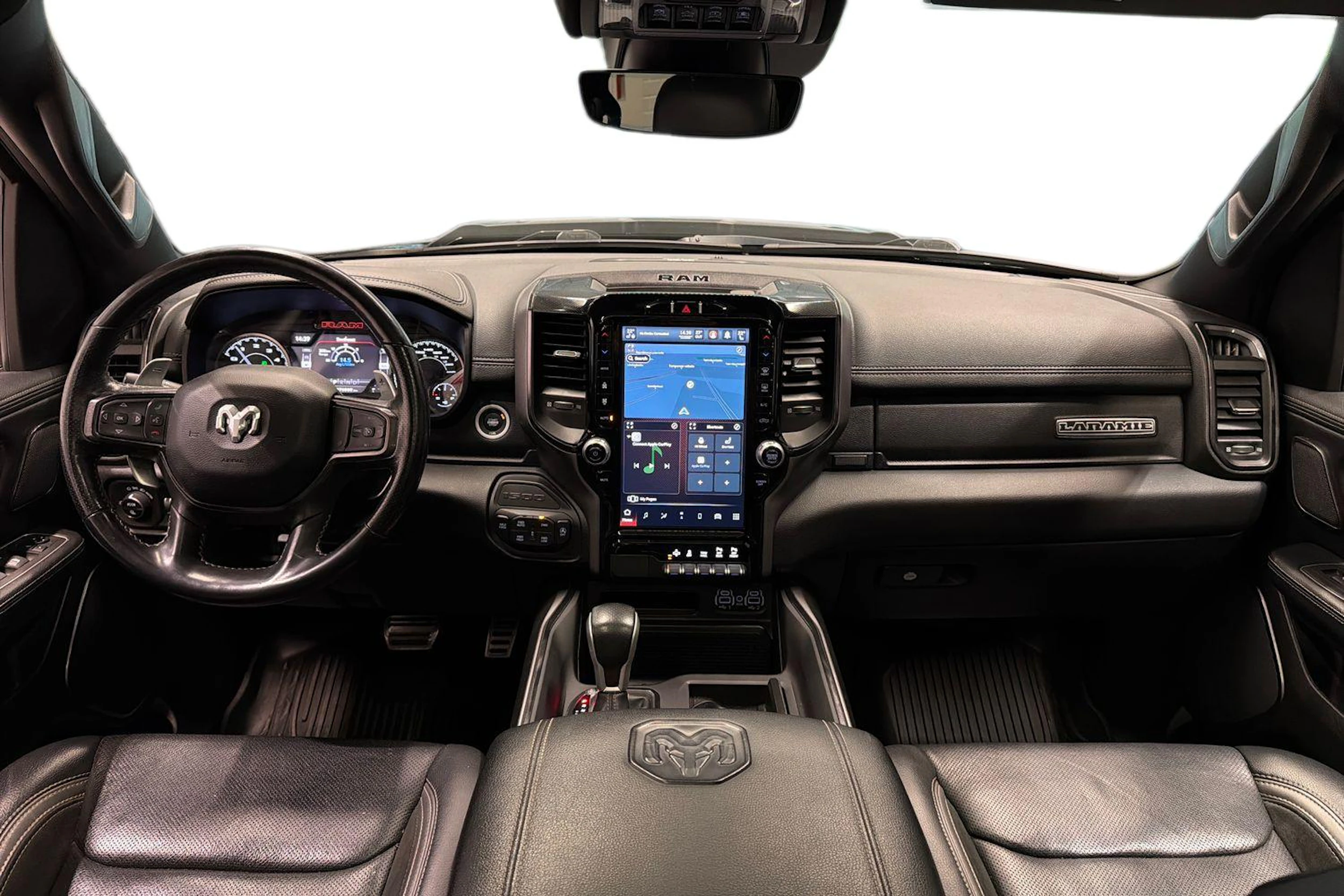 musta Dodge RAM 2023 kuva 9.