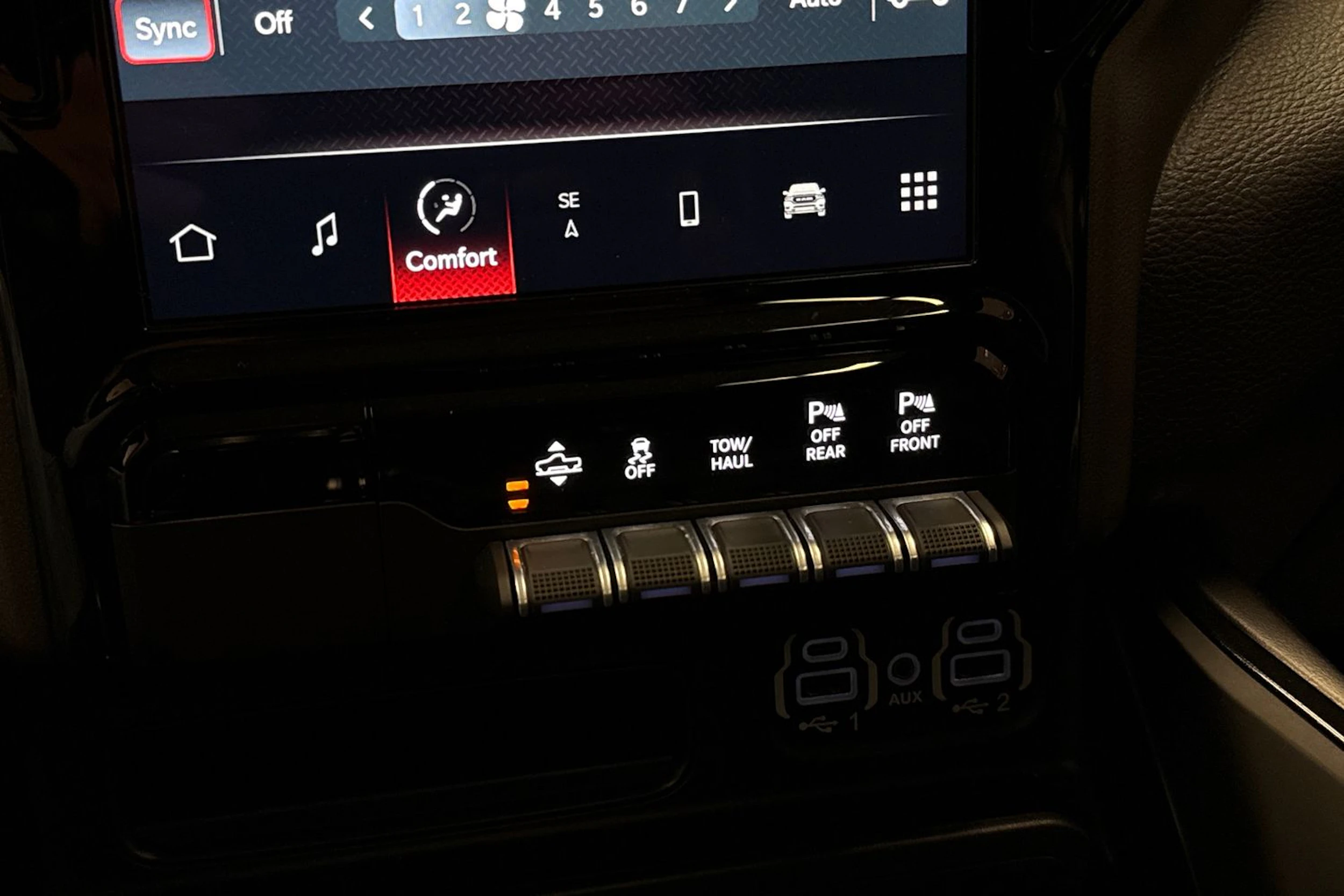 musta Dodge RAM 2023 kuva 22.