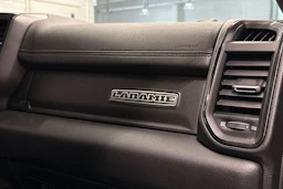 musta Dodge RAM 2023 kuva 36.