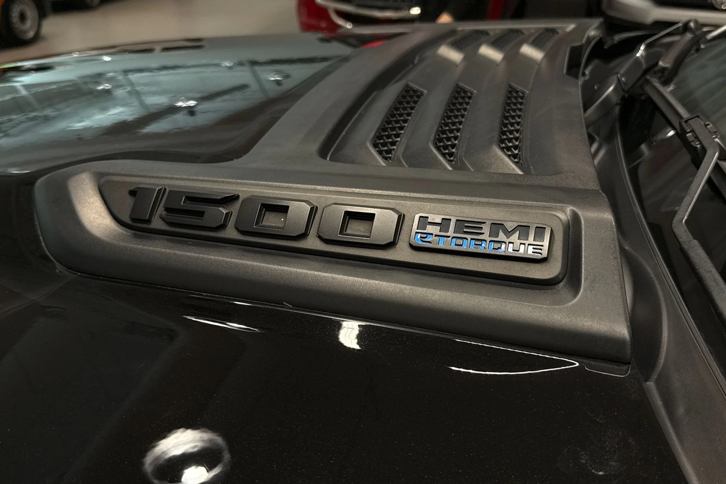 musta Dodge RAM 2023 kuva 38.