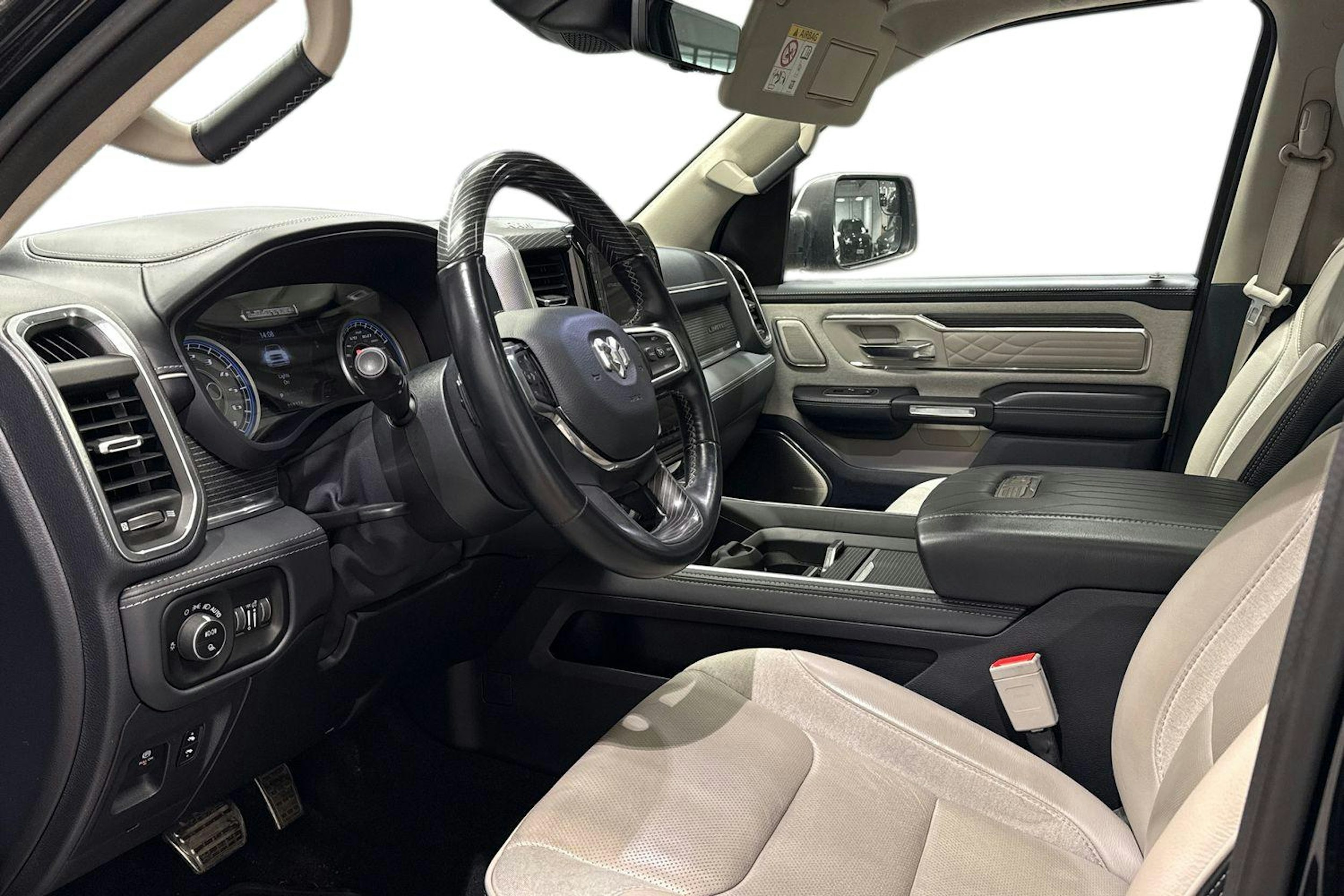 musta Dodge RAM 2023 kuva 3.