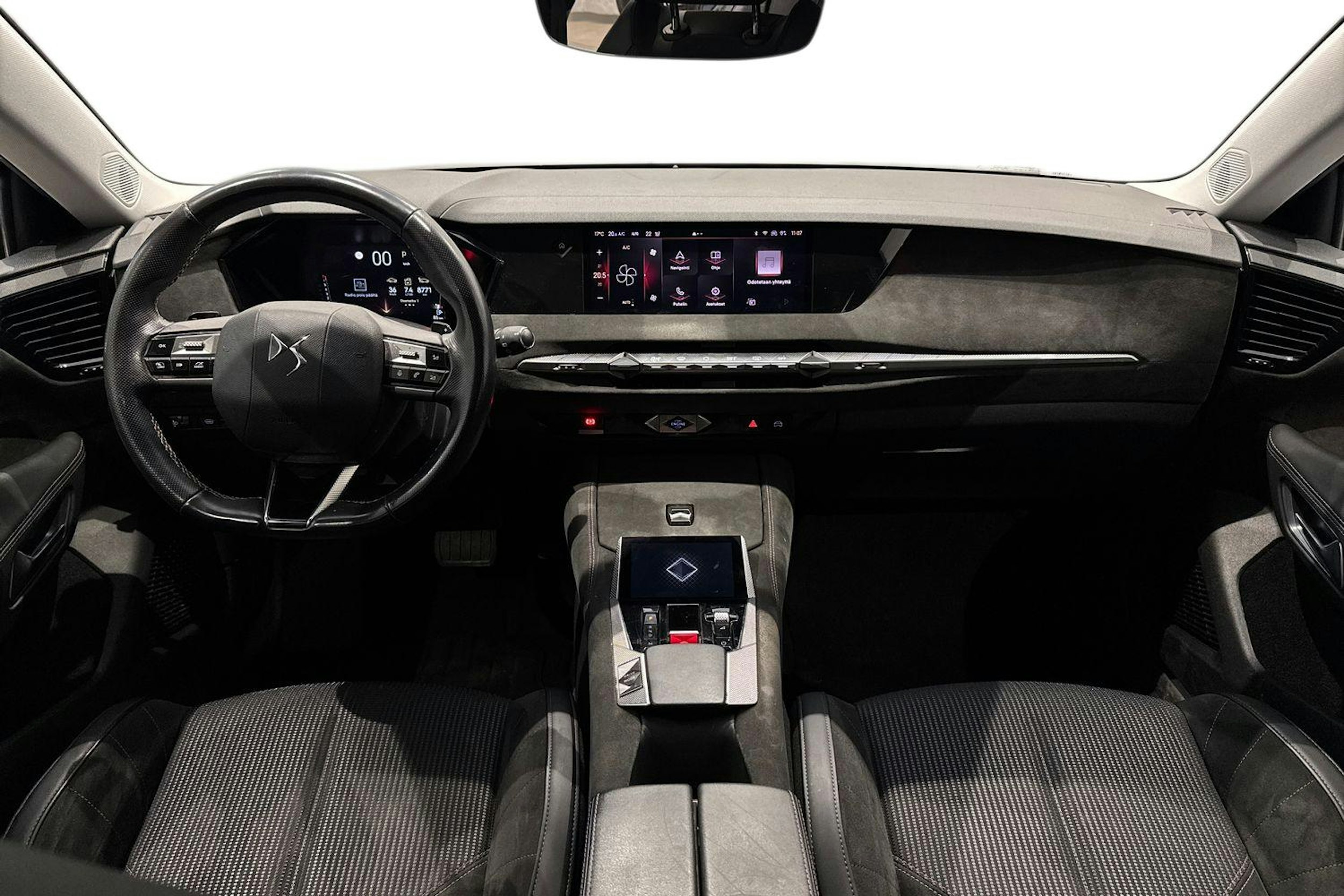 musta DS 4 2023 kuva 9.