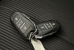 musta DS 4 2023 kuva 28.