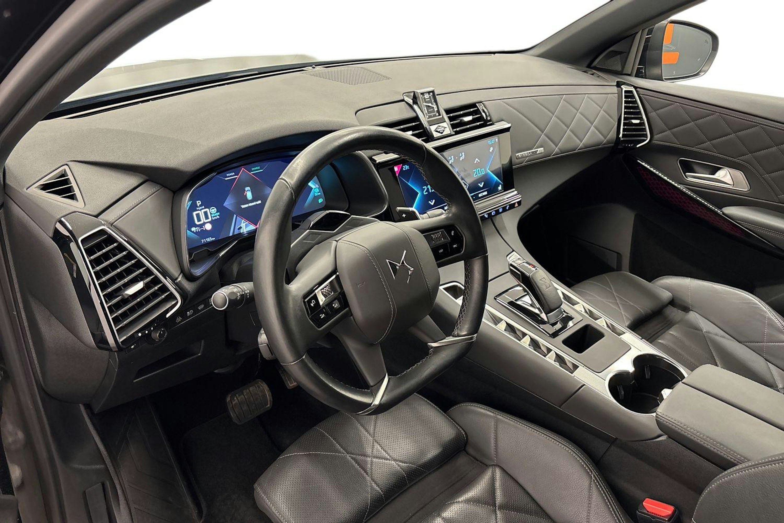 met. musta DS 7 Crossback 2020 kuva 7.