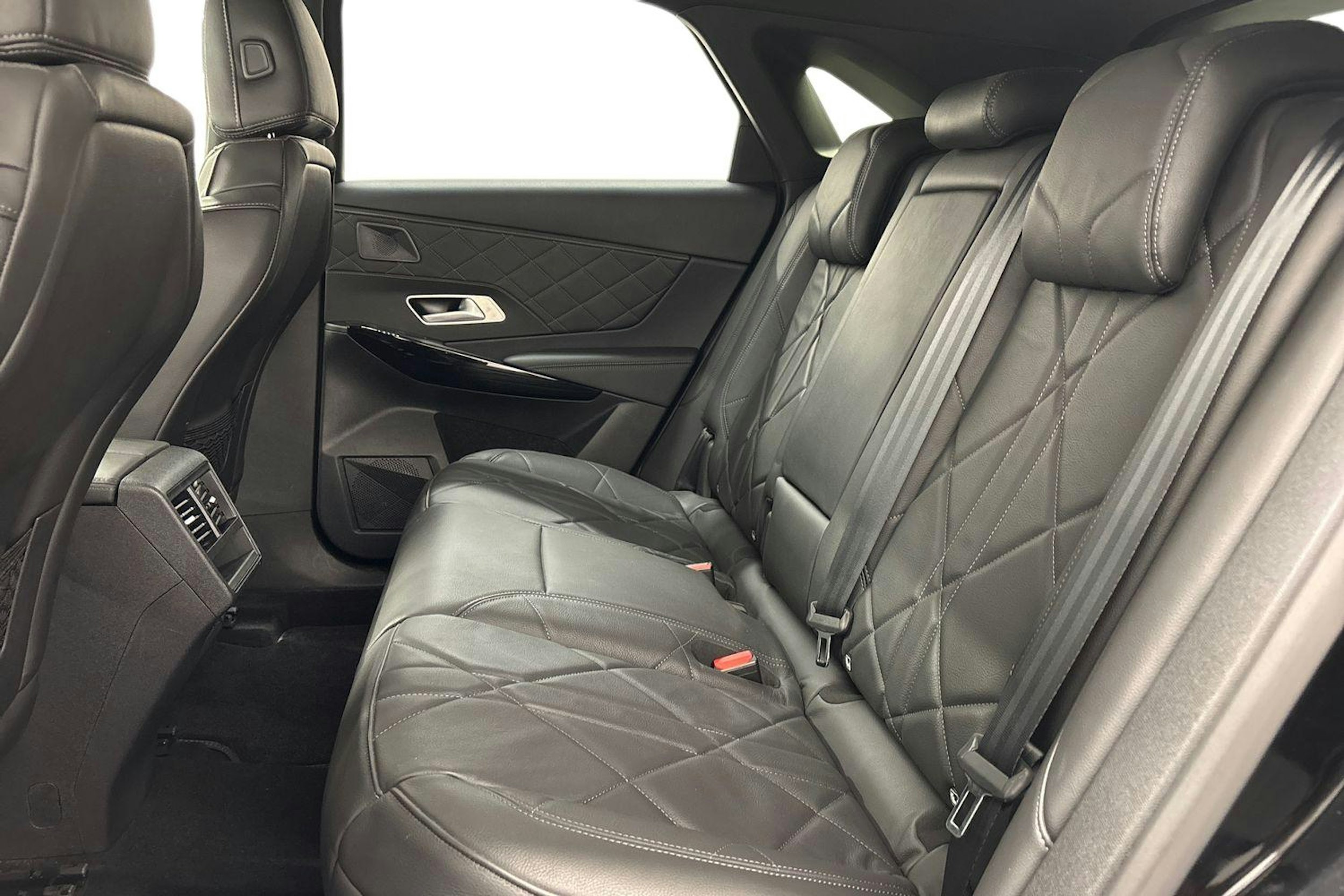 met. musta DS 7 Crossback 2020 kuva 10.