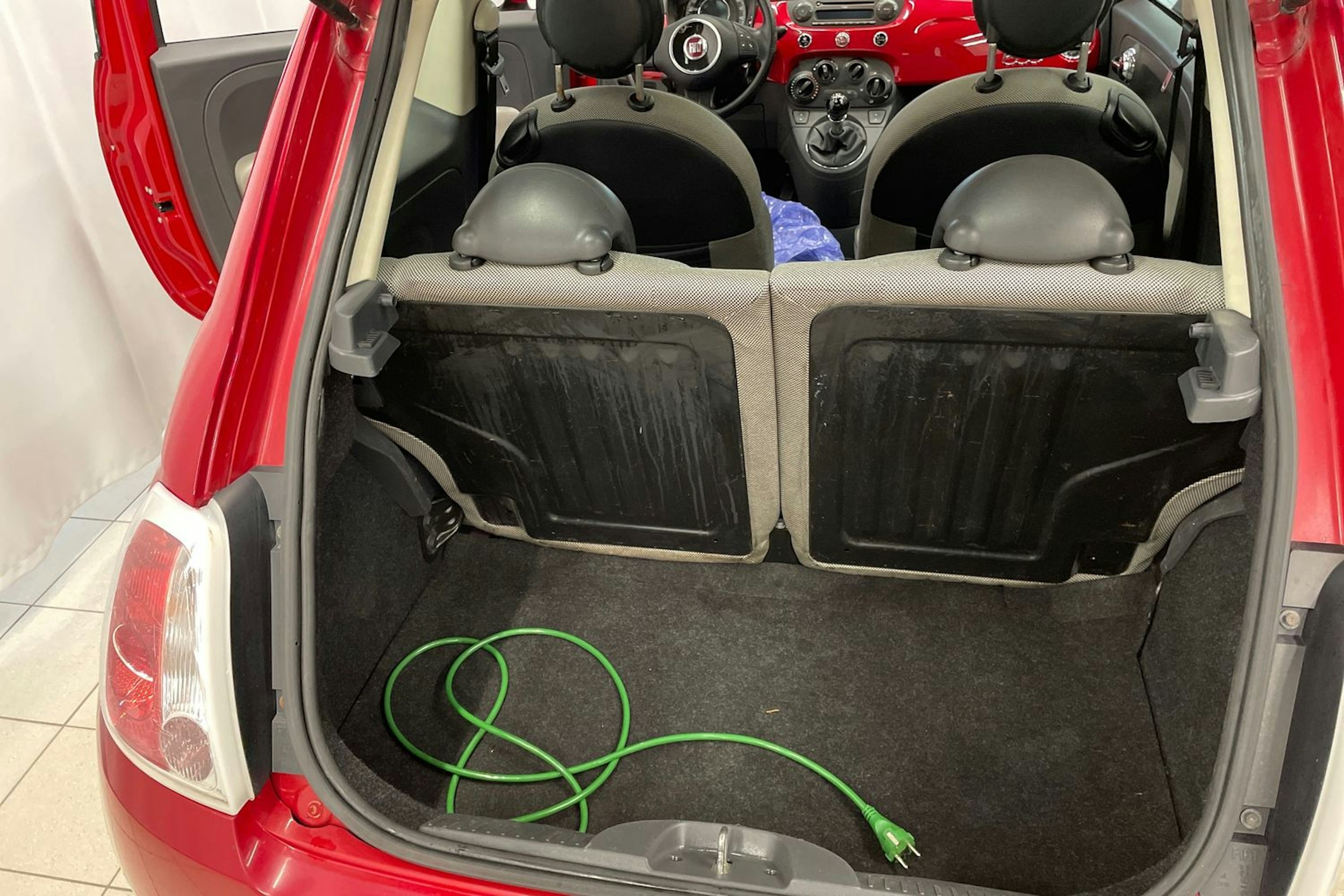 Punainen Fiat 500 2008 kuva 19.