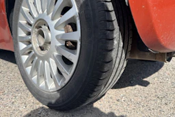 oranssi Fiat 500 2008 kuva 4.