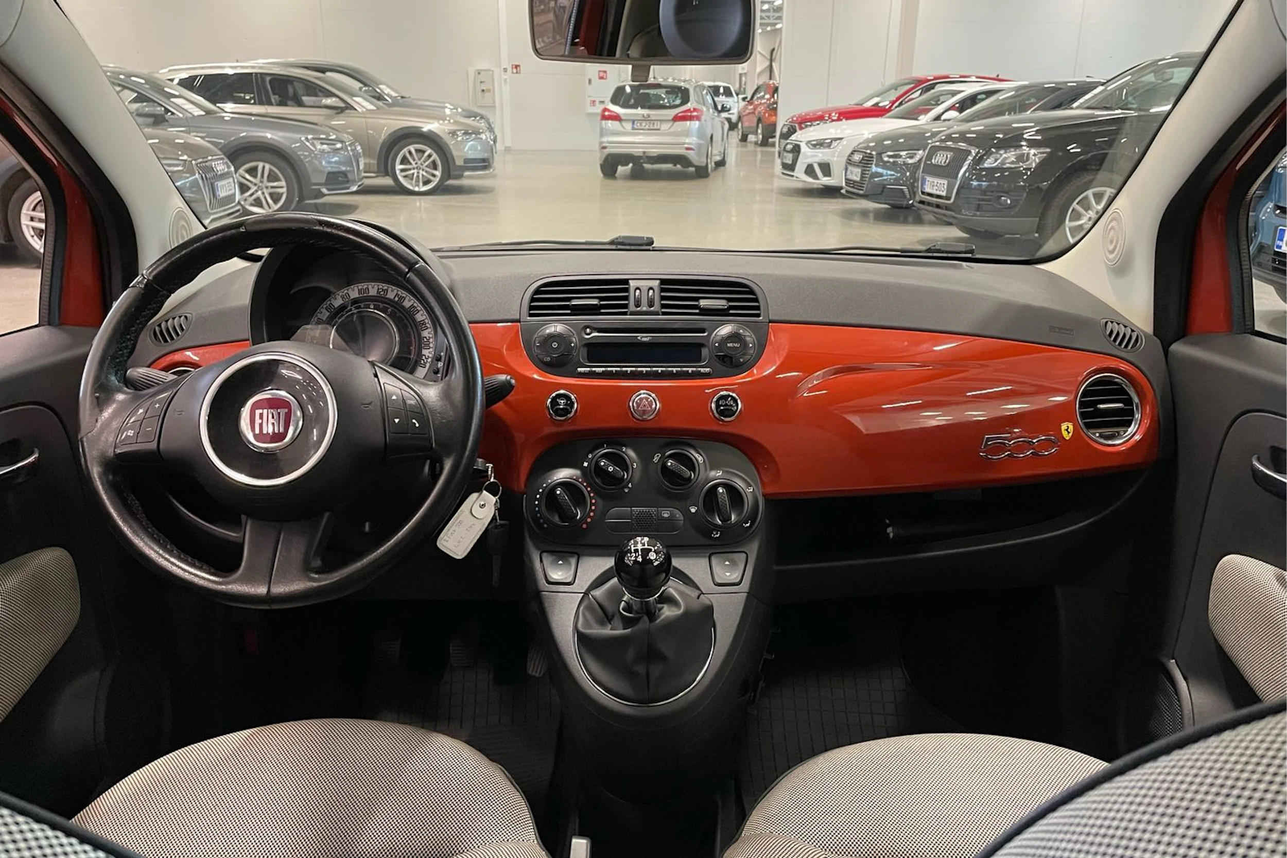 oranssi Fiat 500 2008 kuva 12.