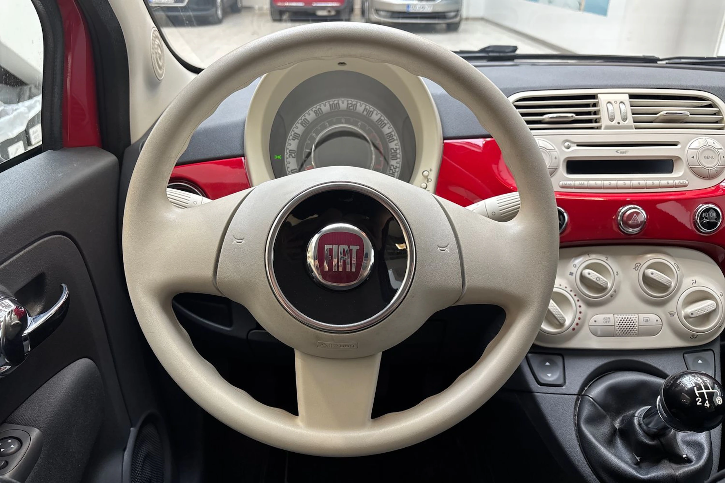 punainen Fiat 500 2011 kuva 14.