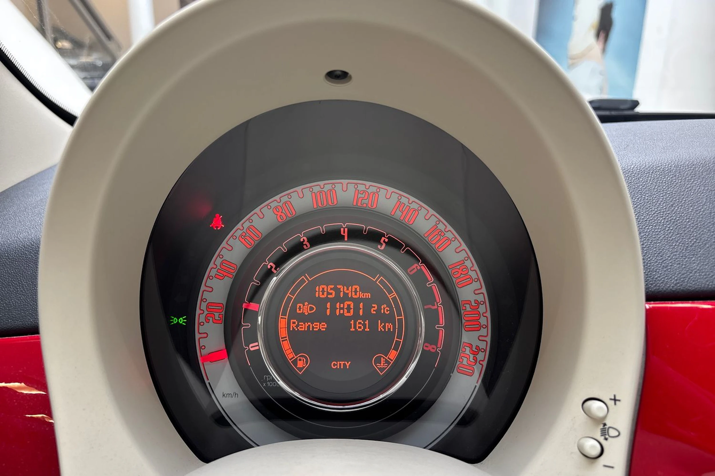 punainen Fiat 500 2011 kuva 15.