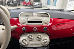 punainen Fiat 500 2011 kuva 17.
