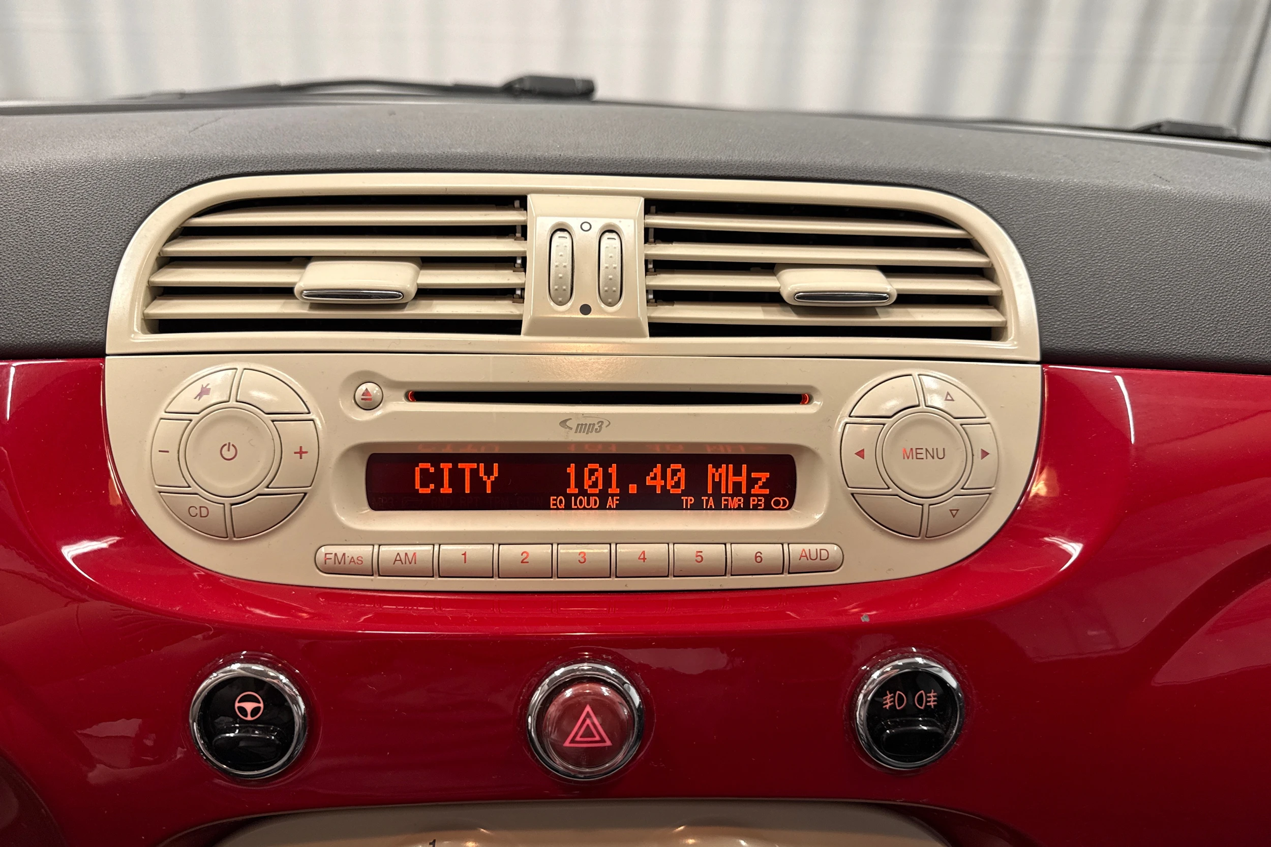 punainen Fiat 500 2012 kuva 11.