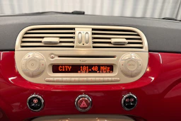 punainen Fiat 500 2012 kuva 11.