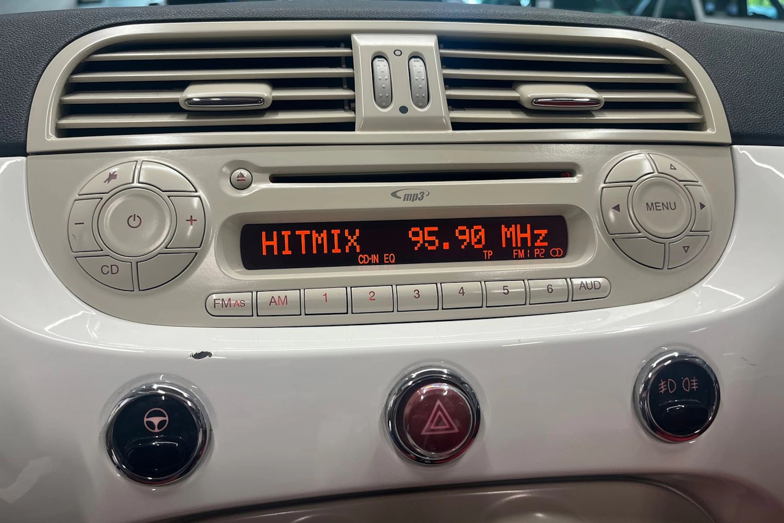 valkoinen Fiat 500 2013 kuva 12.
