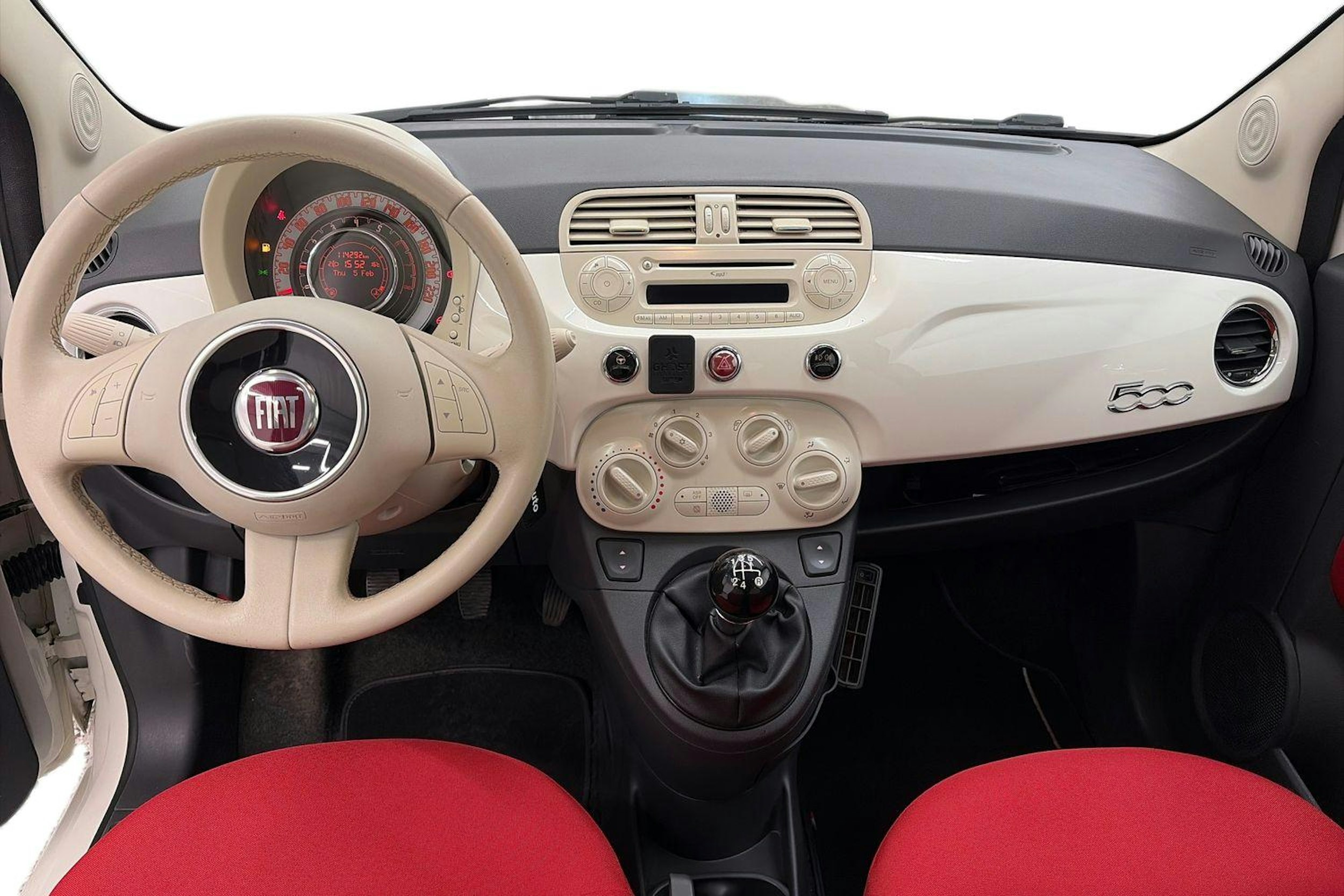Valkoinen Fiat 500 2013 kuva 9.