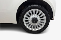 Valkoinen Fiat 500 2013 kuva 11.