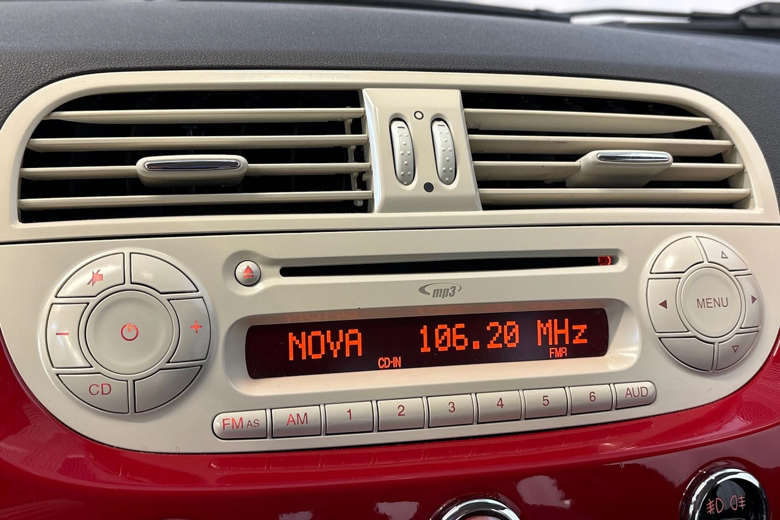 punainen Fiat 500 2014 kuva 15.