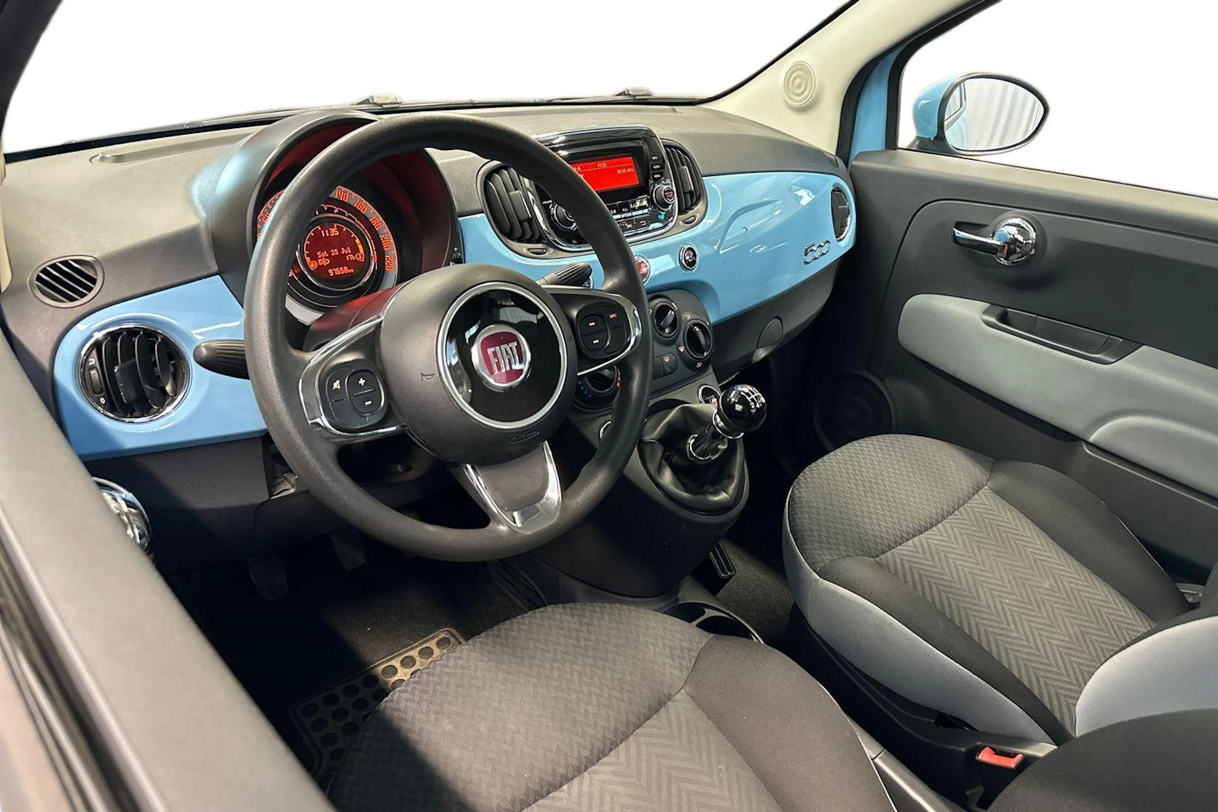 sininen Fiat 500 2016 kuva 3.