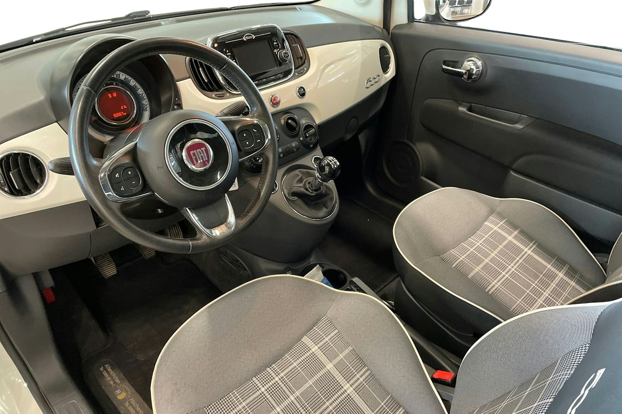 valkoinen Fiat 500 2016 kuva 7.