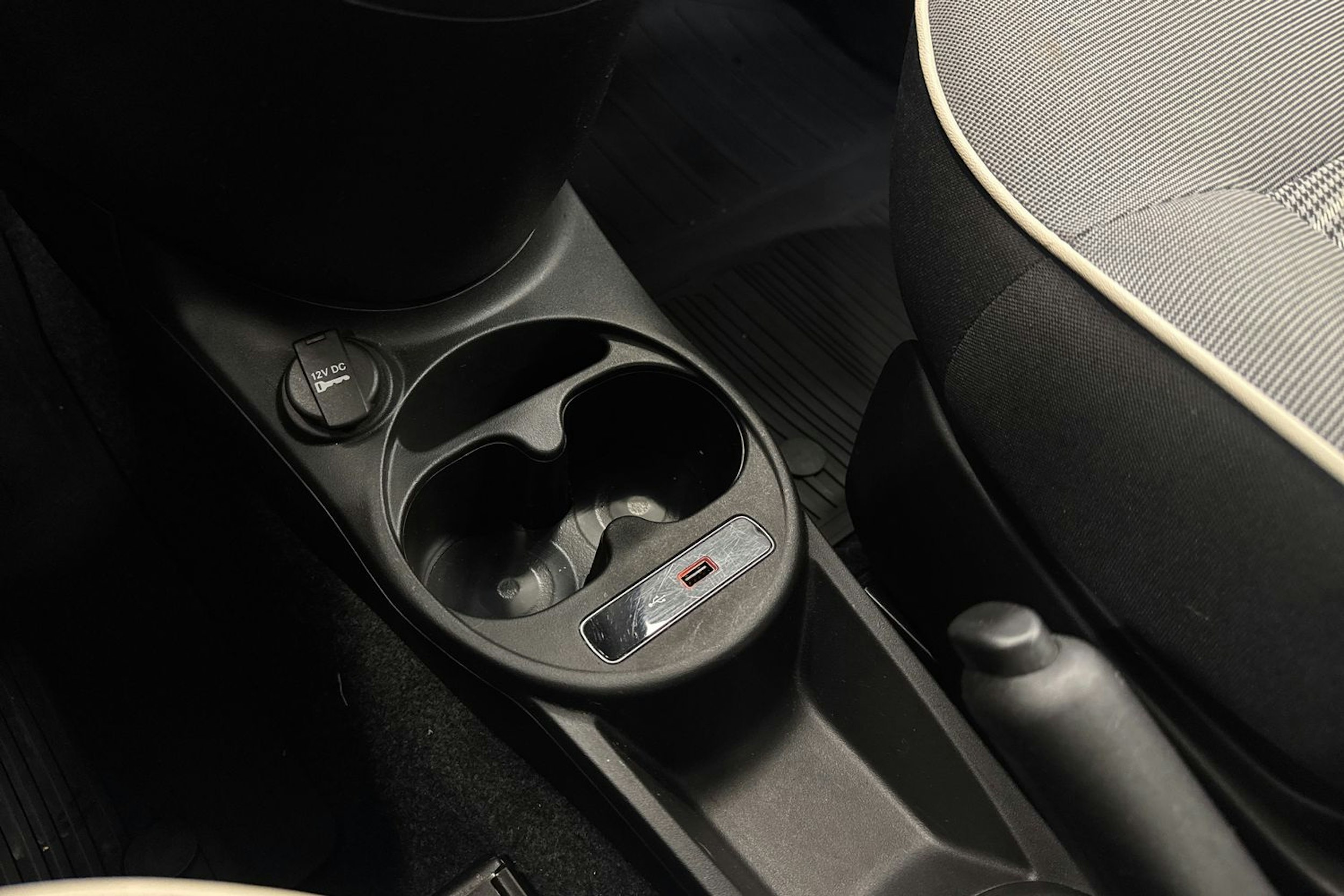 harmaa Fiat 500 2019 kuva 19.