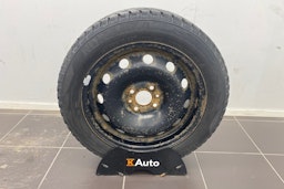 punainen Fiat 500 2022 kuva 21.