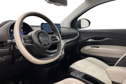 moniväri Fiat 500 2021 kuva 7.