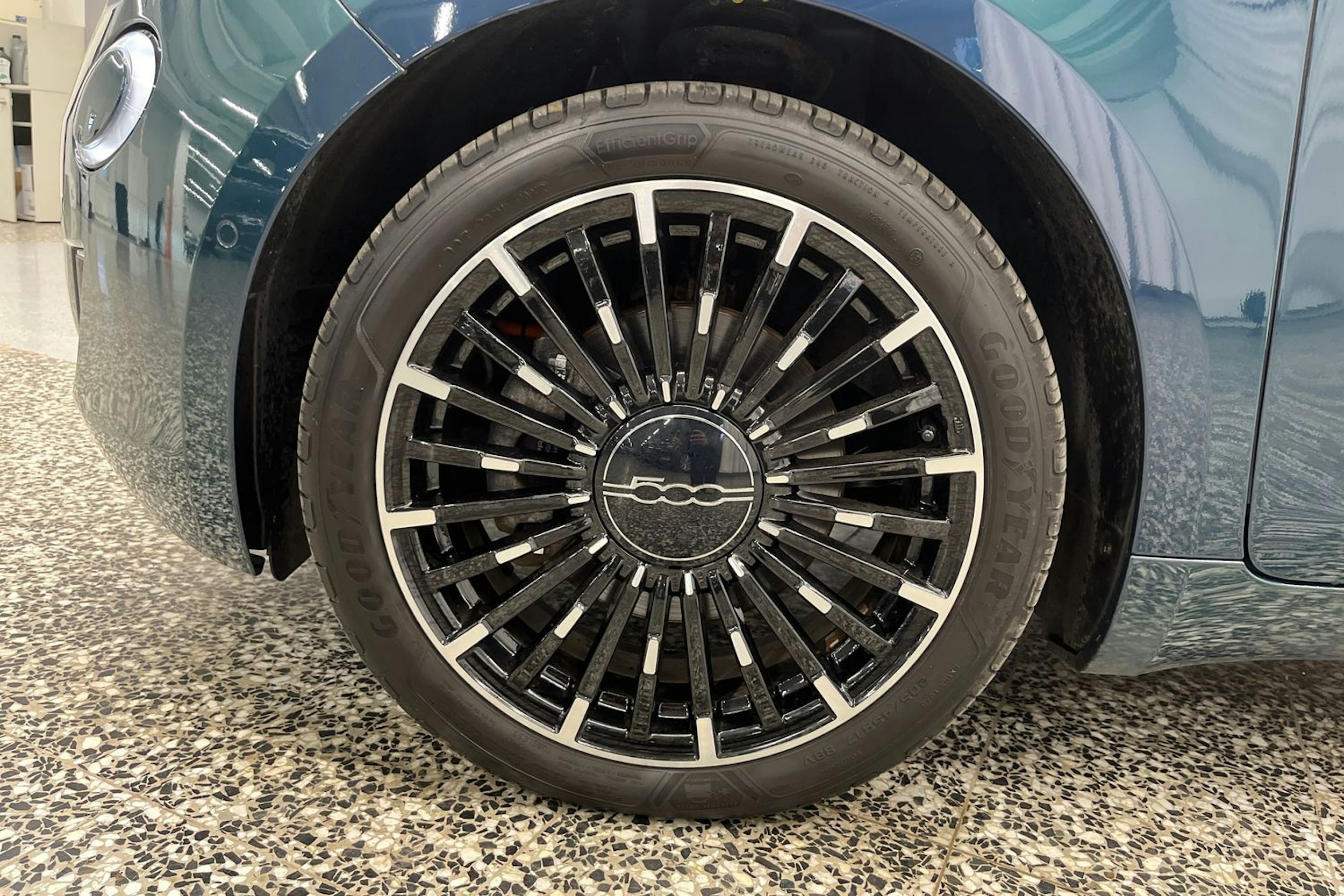 moniväri Fiat 500 2021 kuva 11.