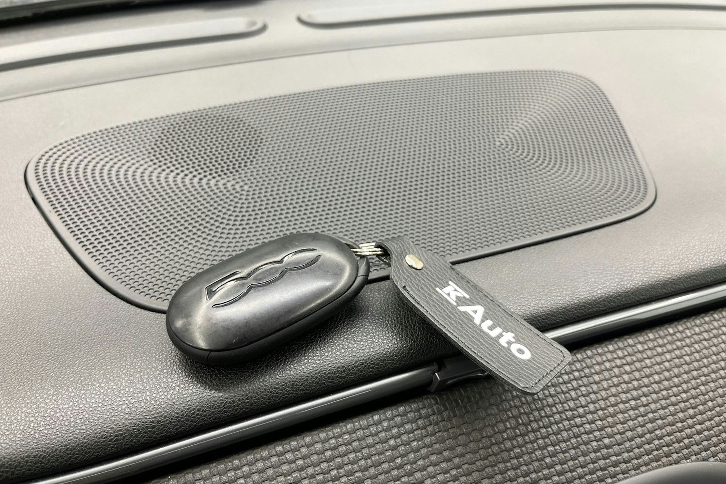 moniväri Fiat 500 2021 kuva 29.