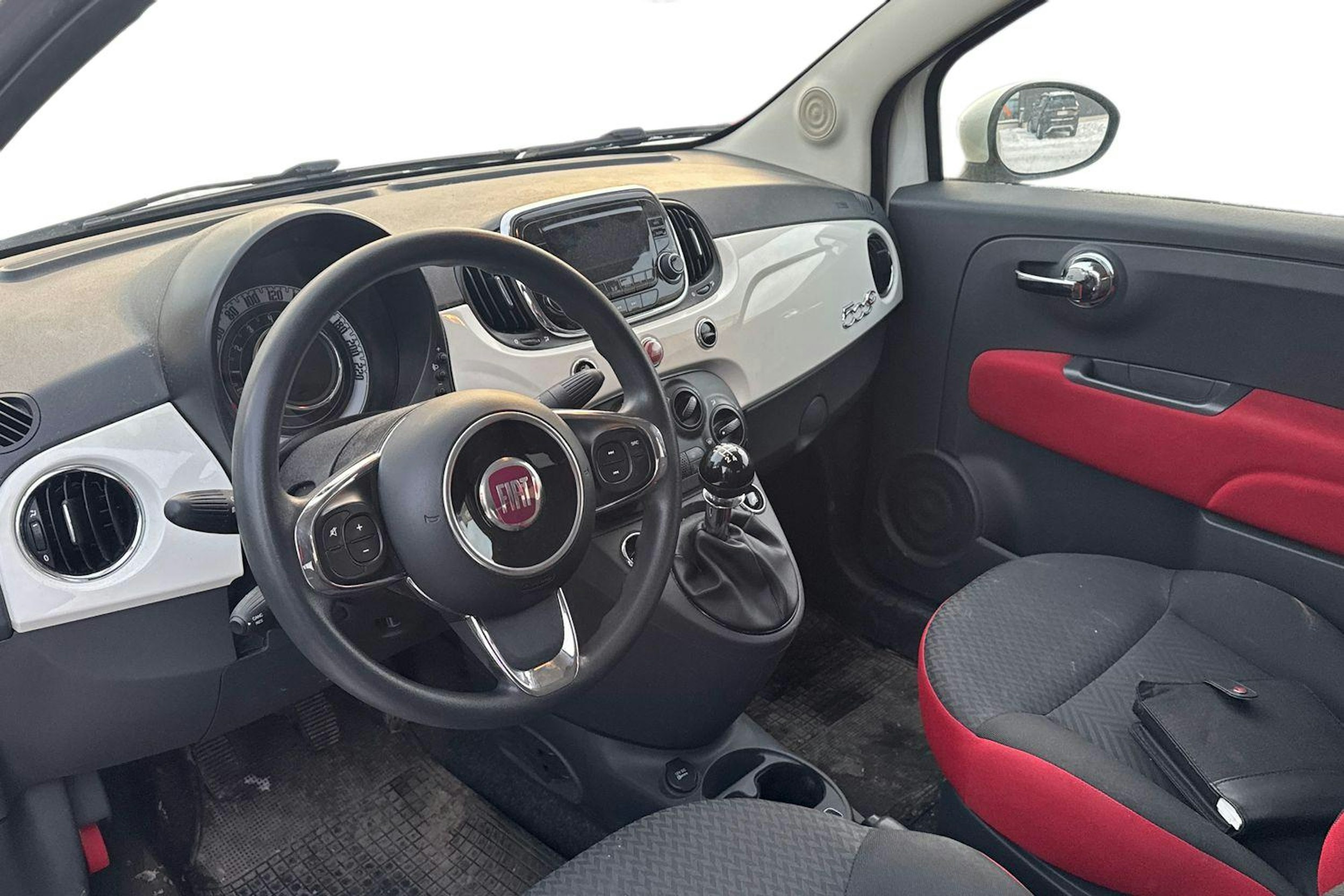 valkoinen Fiat 500C 2017 kuva 3.