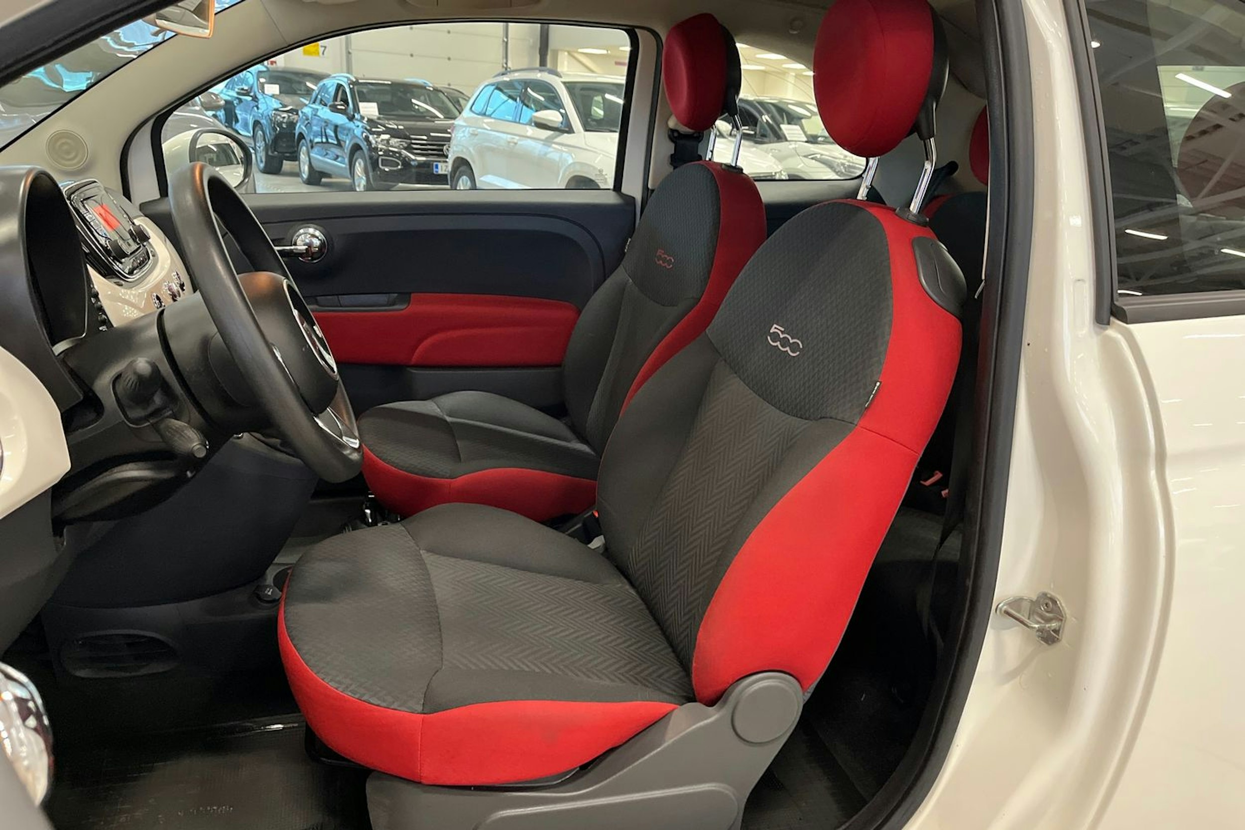 valkoinen Fiat 500C 2017 kuva 14.