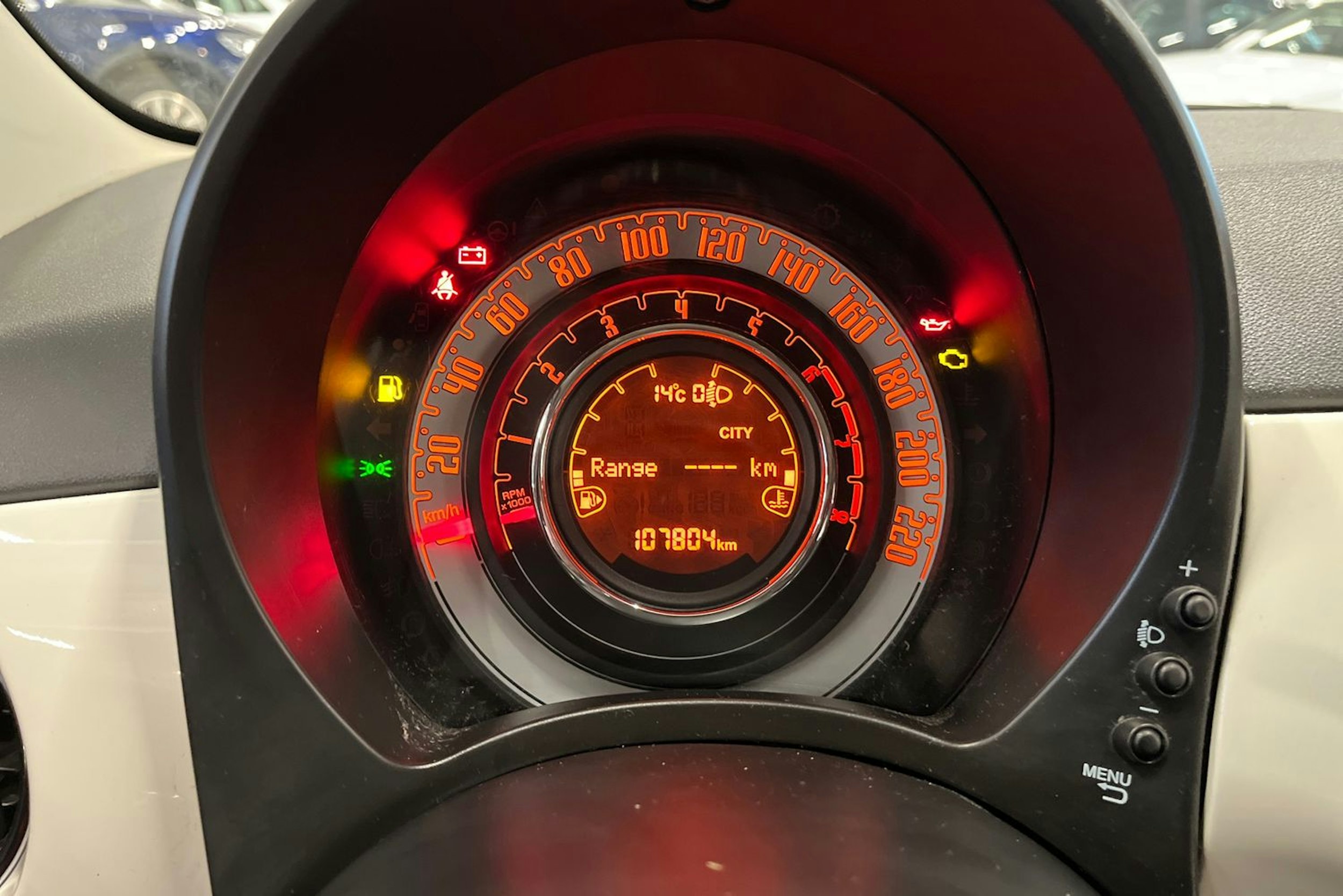 valkoinen Fiat 500C 2017 kuva 21.