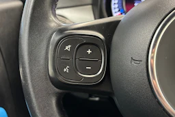 sininen Fiat 500C 2018 kuva 13.