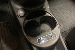 musta Fiat 500C 2021 kuva 18.