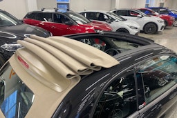 musta Fiat 500C 2021 kuva 23.