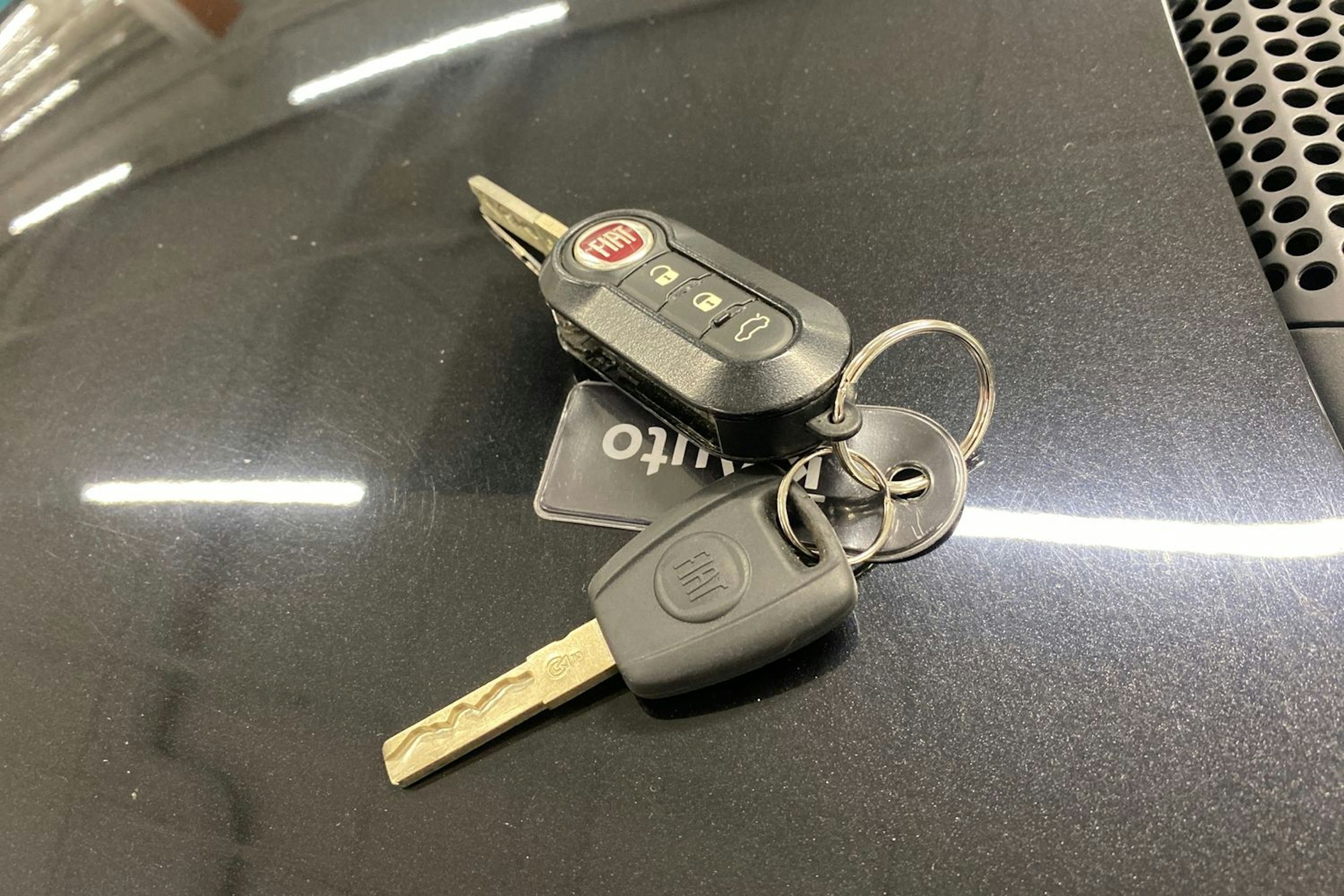 musta Fiat 500C 2021 kuva 25.