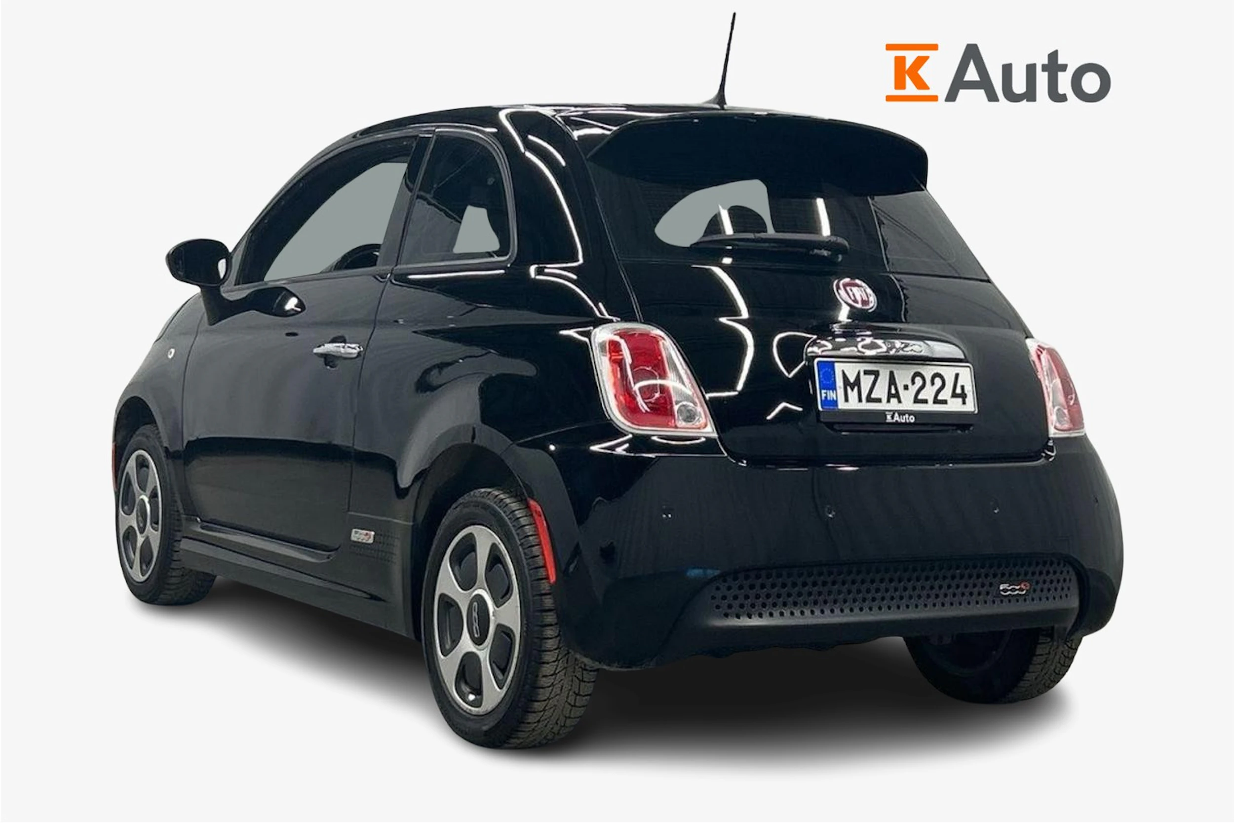 musta Fiat 500e 2016 kuva 2.