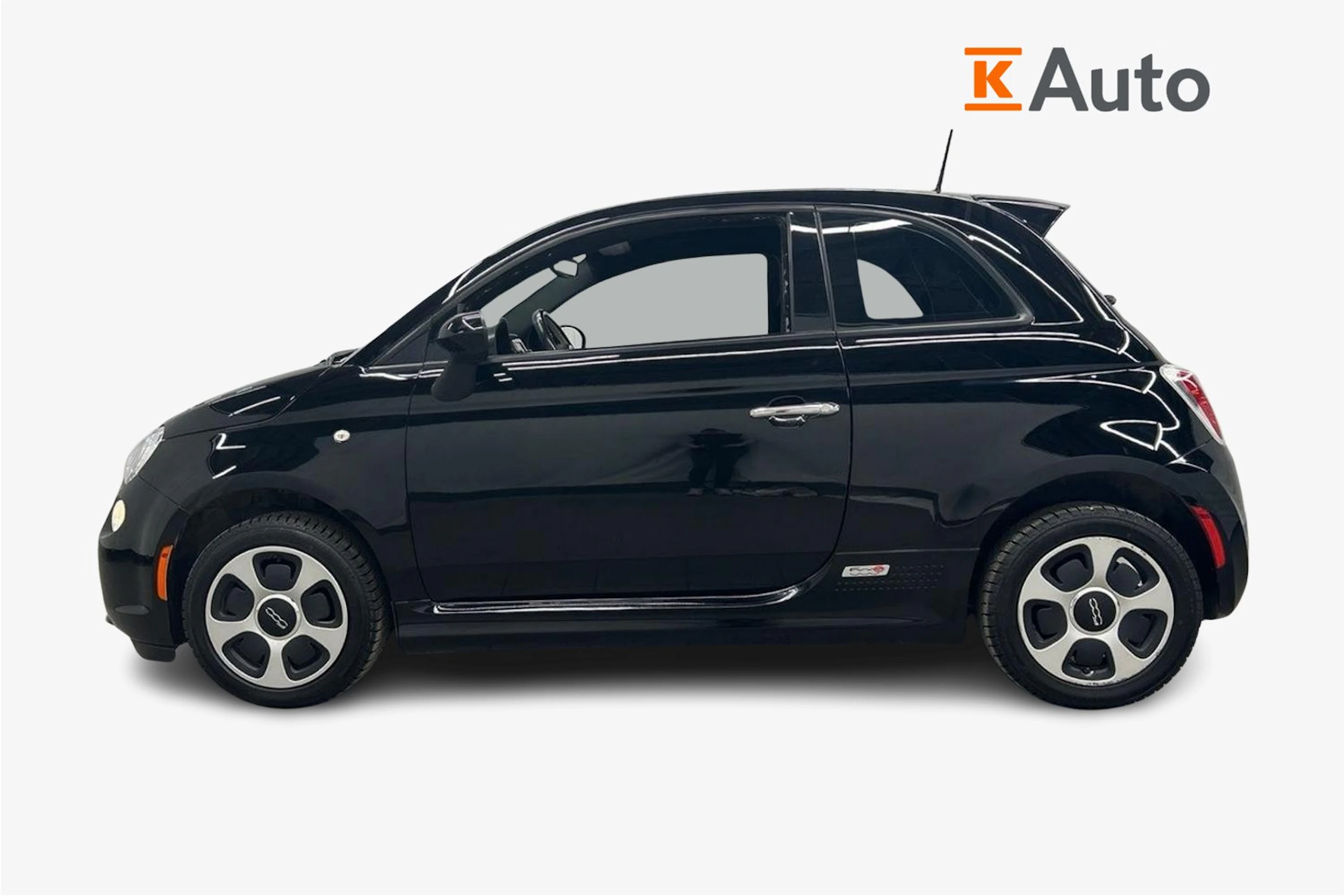 musta Fiat 500e 2016 kuva 5.