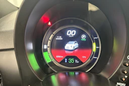 musta Fiat 500e 2016 kuva 12.