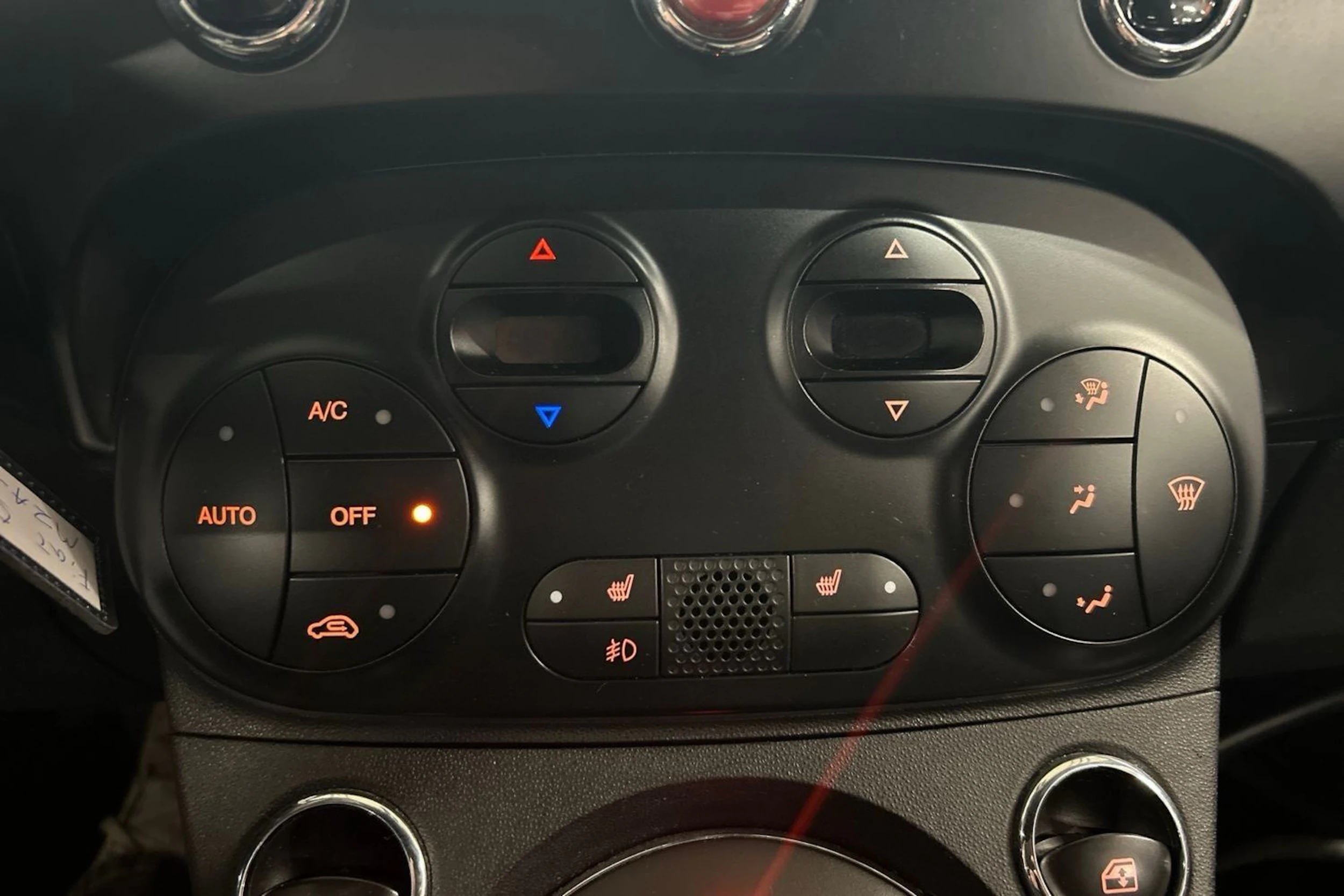 musta Fiat 500e 2016 kuva 15.
