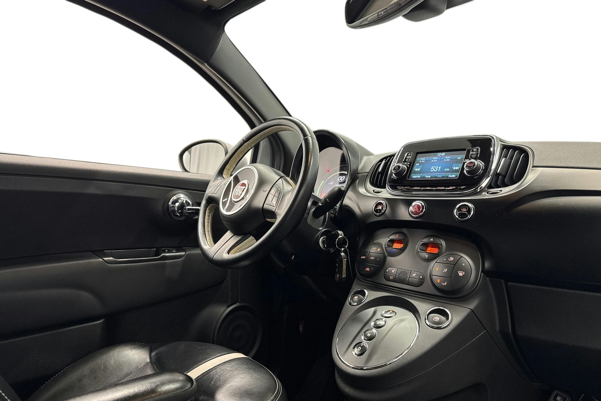 harmaa Fiat 500e 2017 kuva 9.
