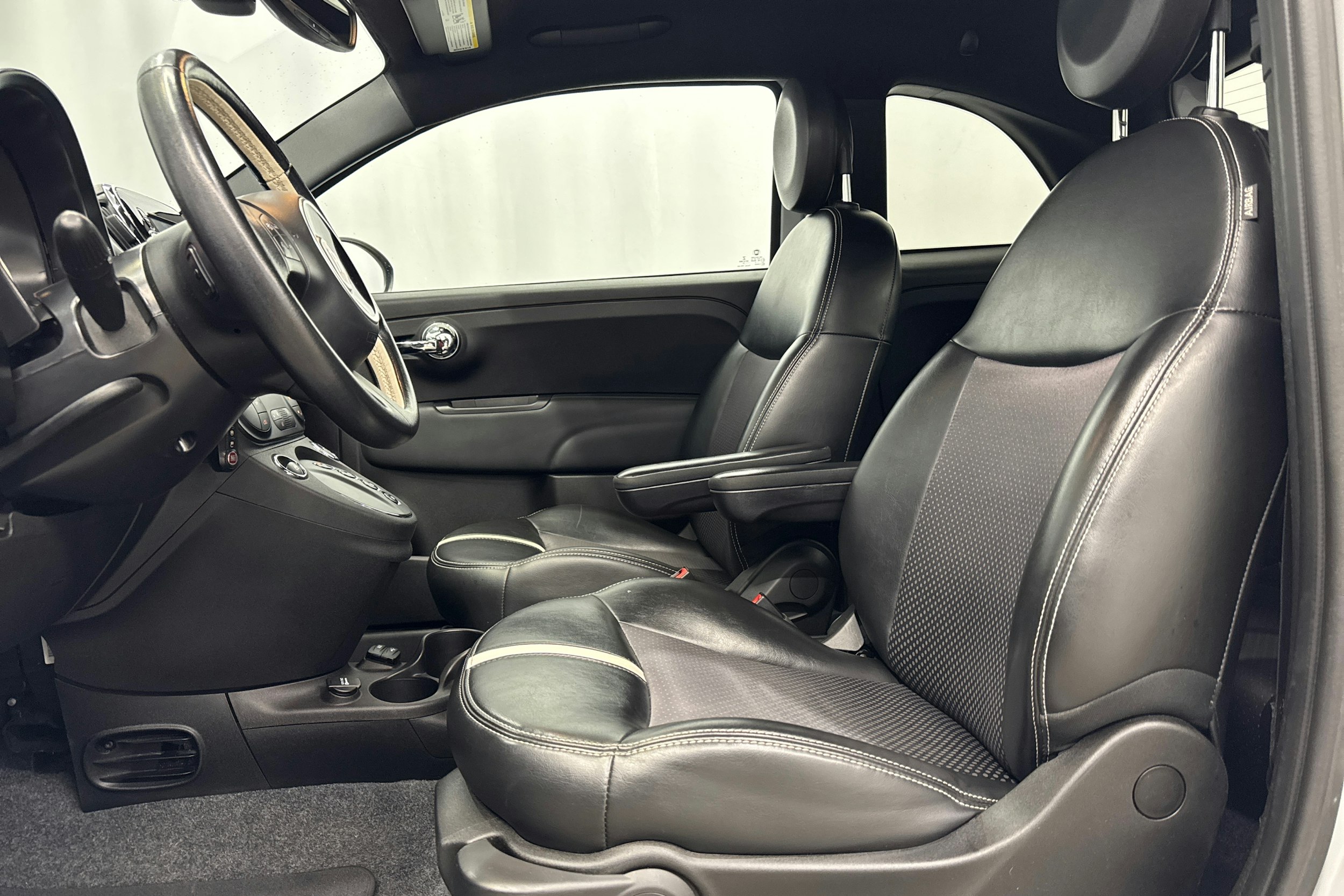 harmaa Fiat 500e 2017 kuva 17.