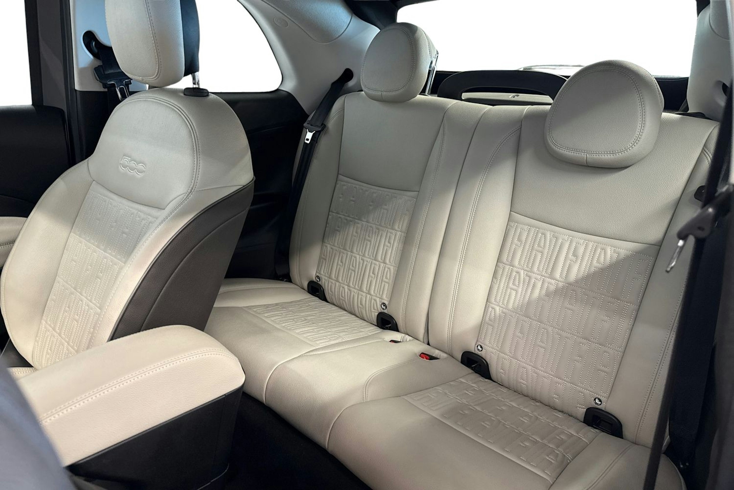 Fiat 500e 2021 kuva 10.