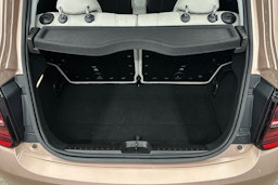 punainen Fiat 500e 2021 kuva 15.