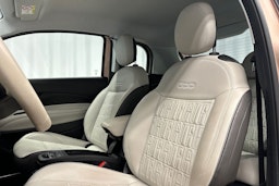 punainen Fiat 500e 2021 kuva 18.