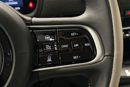 punainen Fiat 500e 2021 kuva 20.