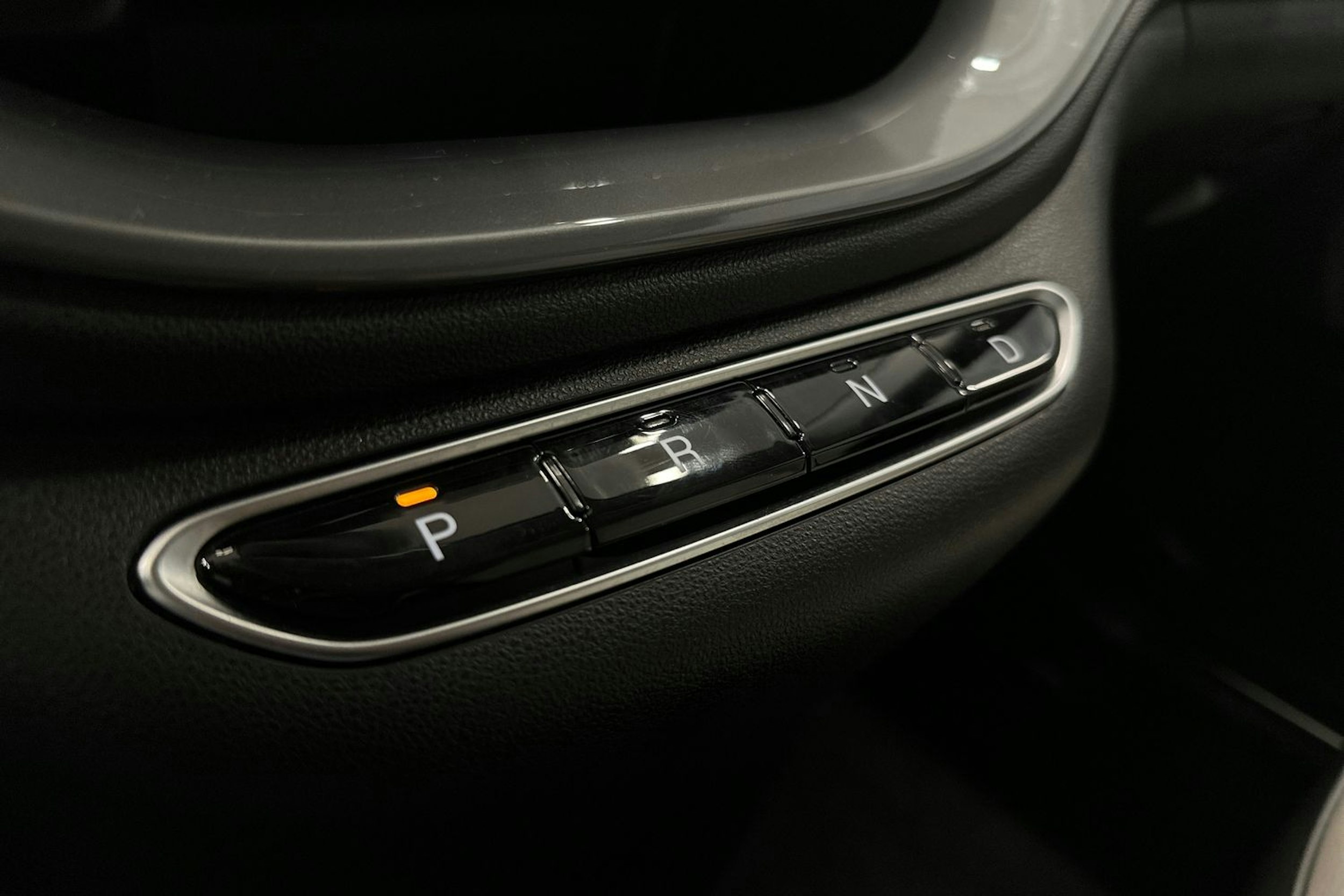 punainen Fiat 500e 2021 kuva 28.