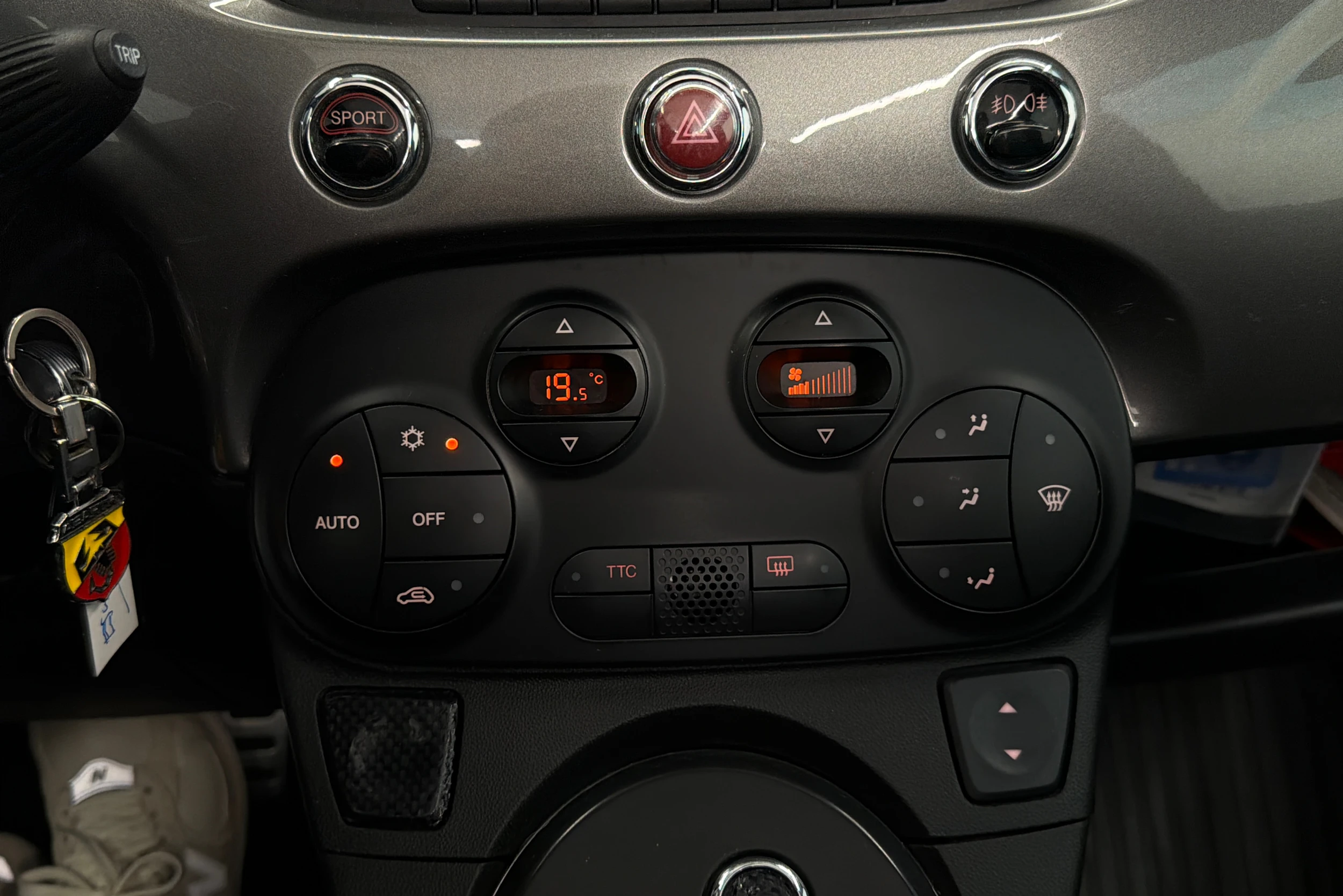 harmaa Fiat Abarth 500 2012 kuva 19.