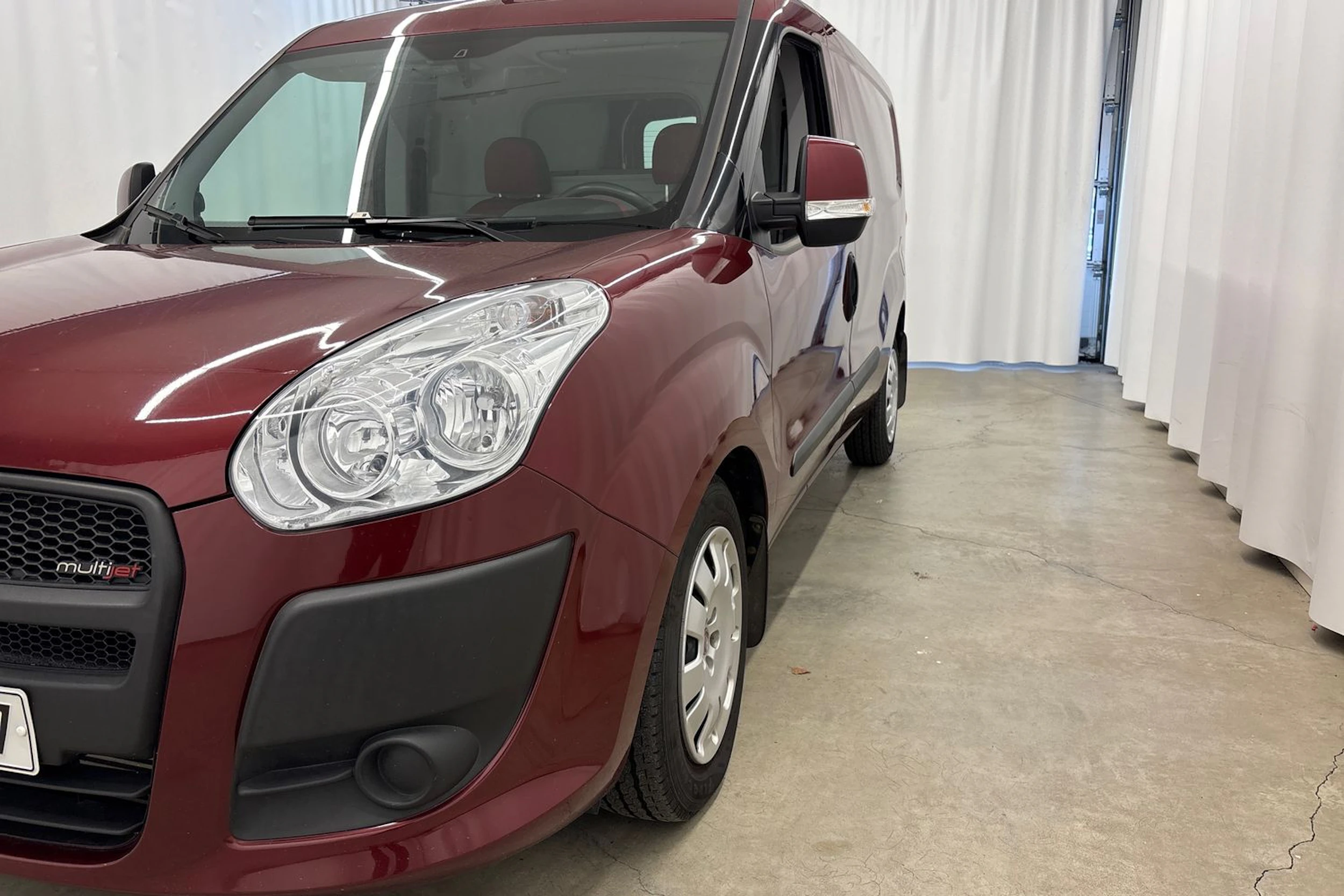 Punainen Fiat Doblo 2011 kuva 13.