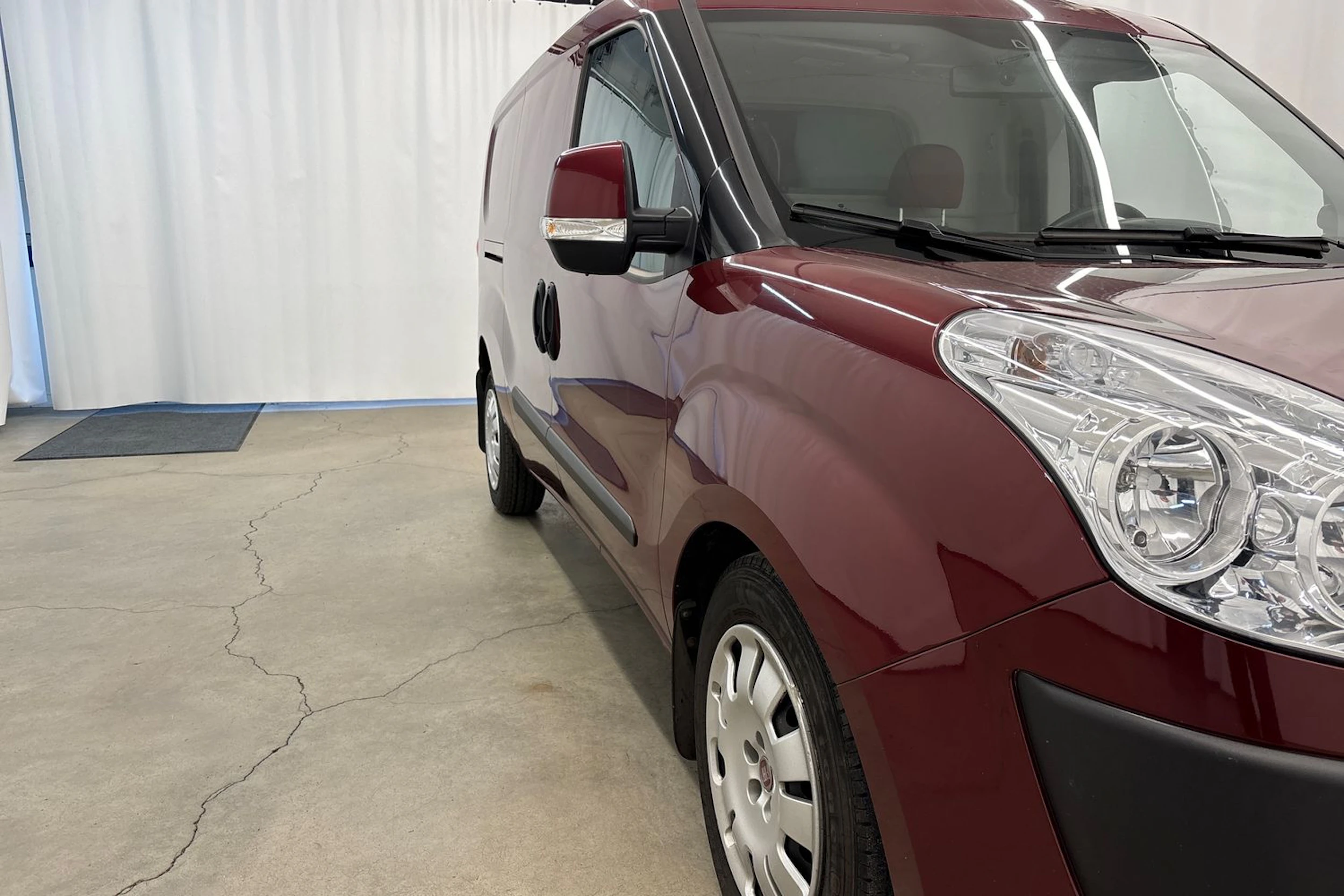 Punainen Fiat Doblo 2011 kuva 15.