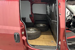 Punainen Fiat Doblo 2011 kuva 16.